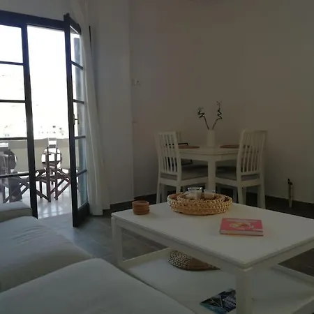 Casa vacanze Sea View, Charming House Walkable To Beach *