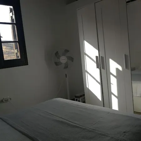 Casa vacanze Sea View, Charming House Walkable To Beach *